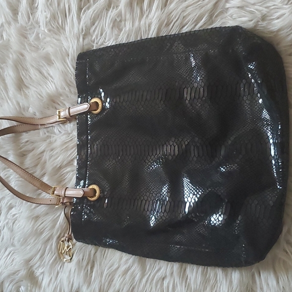 Michael Kors Black Snake Skin Tote | Gold Hardware | Shoulder Bag | OS - Picture 3 of 7